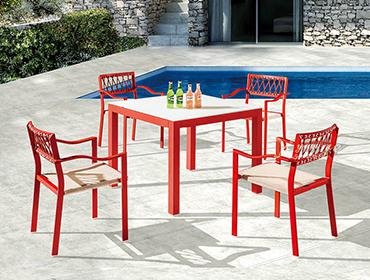 WA4044 Dining table